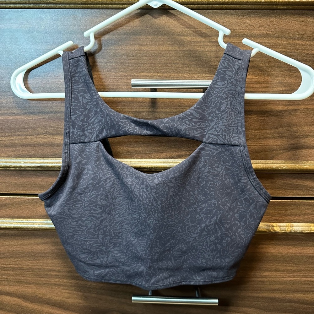 Lululemon Everlux Cut-Out Train Bra *Medium Support, B/C Cups Size 6